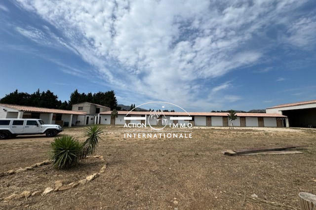 Maison de domaine équestre - 400 m² - 14 pièces