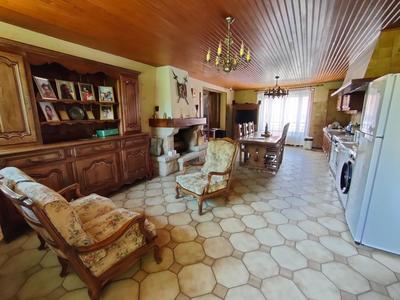 Maison - 197 m² - 7 pièces