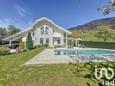 Maison - 195 m² - 6 pièces