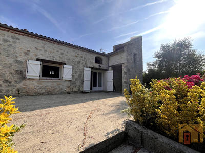 Maison - 267 m² - 10 pièces