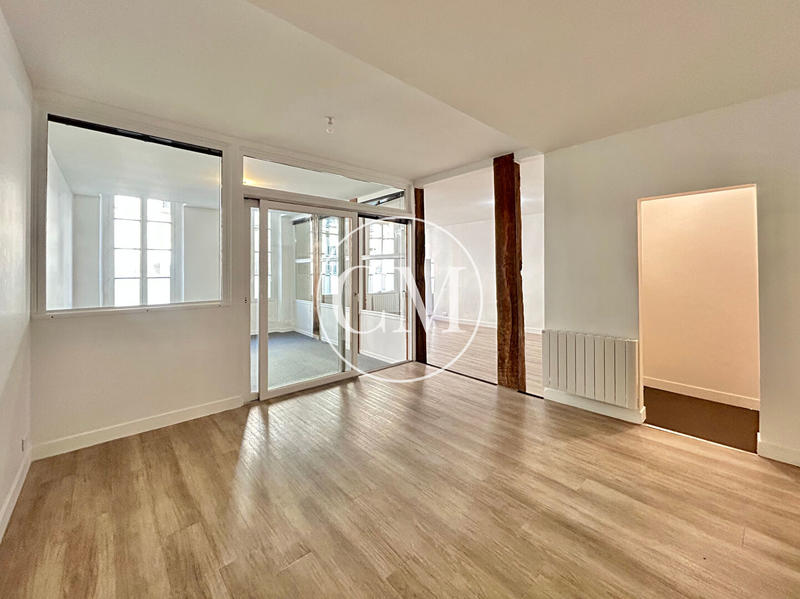 Local commercial - 136 m² - 7 pièces