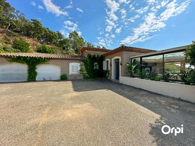 Maison - 373 m² - 6 pièces