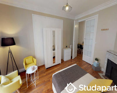 Chambre - 130 m² - 1 pièce