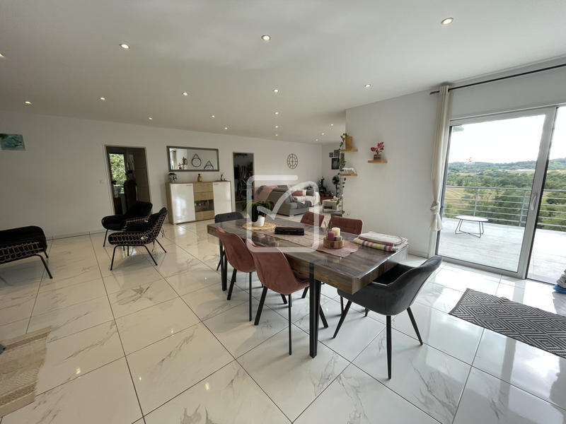 Maison - 165 m² - 4 pièces