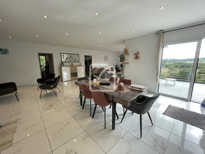 Maison - 165 m² - 4 pièces