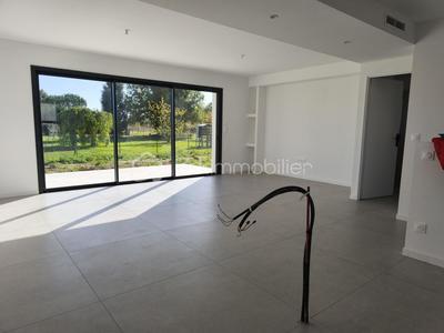 Villa - 100 m² - 5 pièces