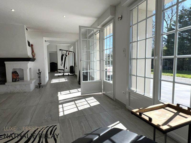 Propriété - 350 m² - 12 pièces