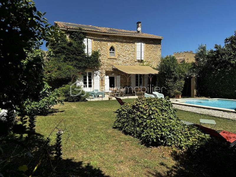 Maison en pierre - 208 m² - 7 pièces