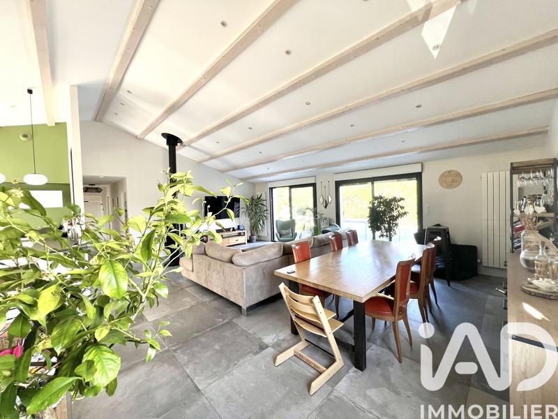 Maison - 183 m² - 7 pièces