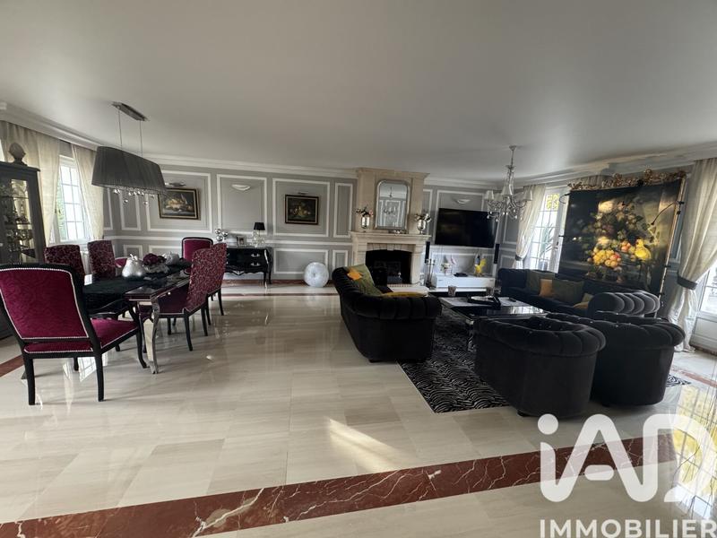 Maison - 180 m² - 5 pièces