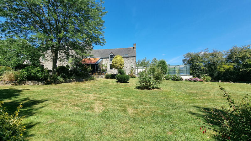 Maison - 288 m² - 9 pièces