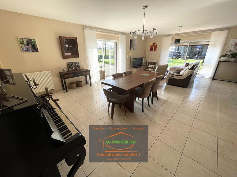 Maison - 235 m² - 8 pièces