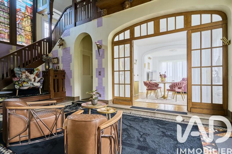 Maison de maîtres - 270 m² - 11 pièces