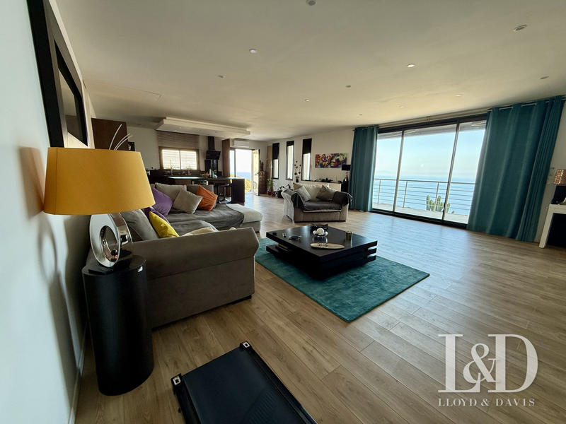 Maison - 160 m² - 4 pièces