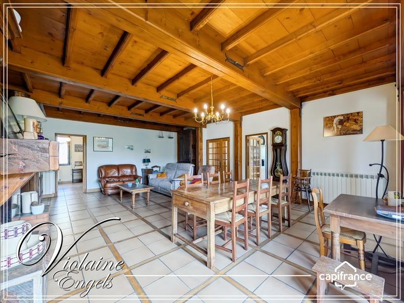 Maison - 217 m² - 7 pièces