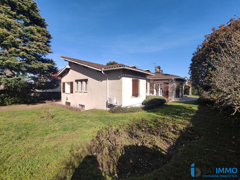 Maison traditionnelle - 195 m² - 10 pièces