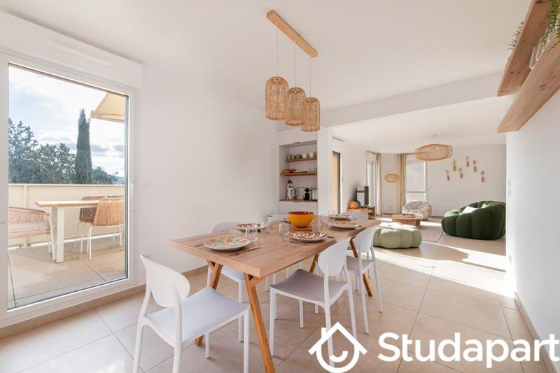 Appartement - 100 m² - 4 pièces