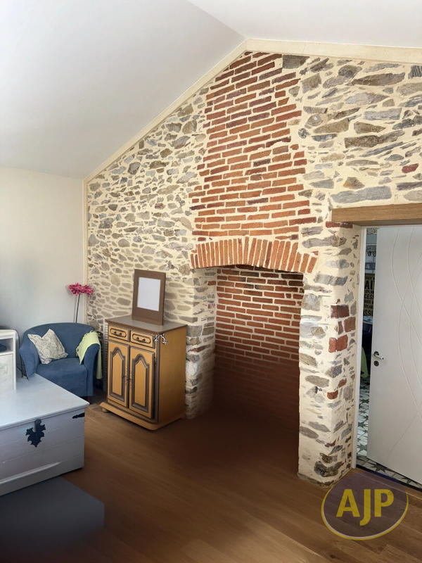 Maison - 102 m² - 6 pièces