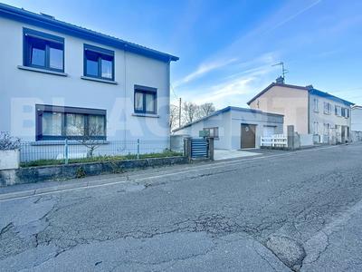 Maison jumelée - 69 m² - 5 pièces