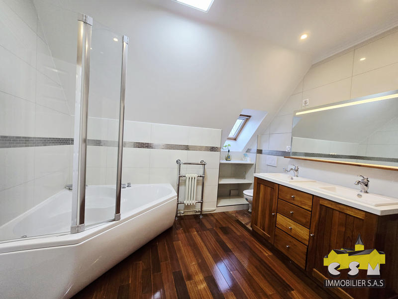 Villa - 207 m² - 7 pièces