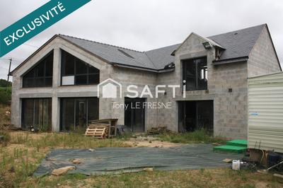 Maison - 270 m² - 3 pièces