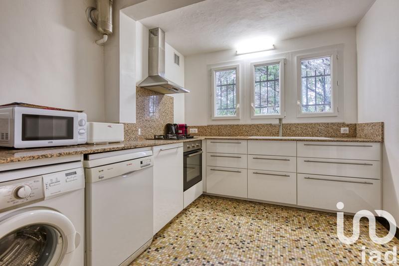 Maison - 195 m² - 12 pièces