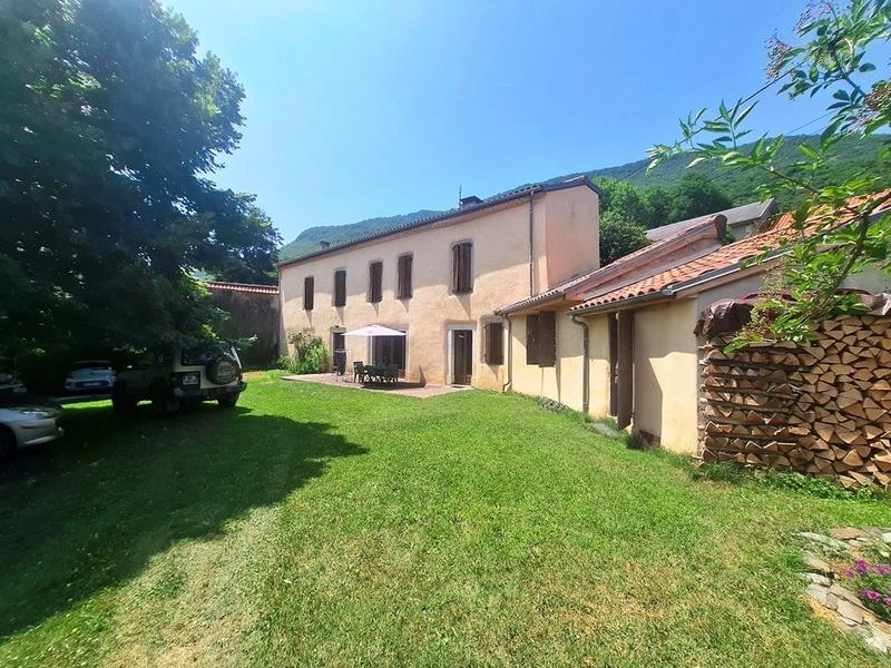 Maison traditionnelle - 180 m² - 7 pièces