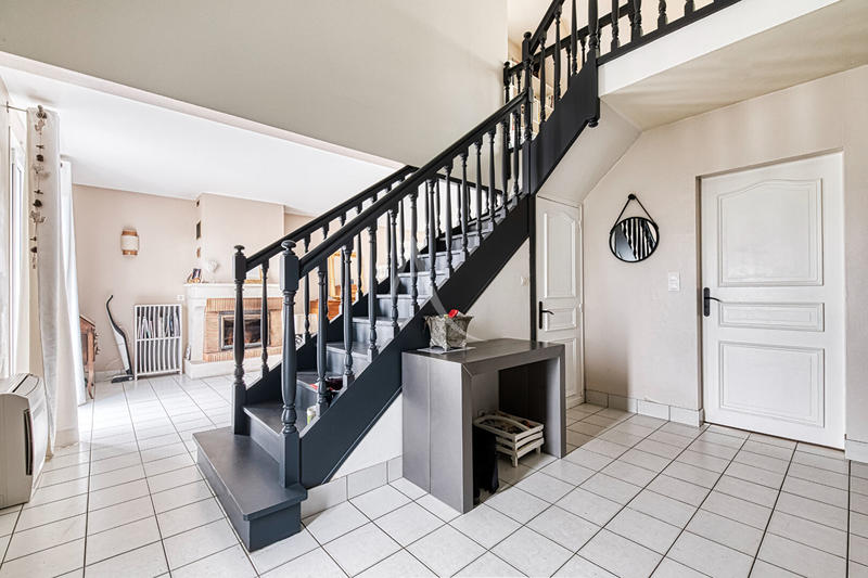 Maison - 210 m² - 6 pièces