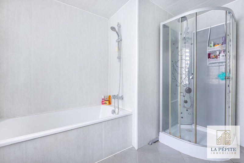 Maison - 111 m² - 6 pièces