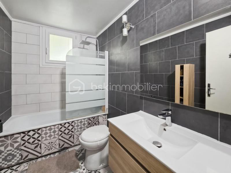 Maison - 98 m² - 5 pièces