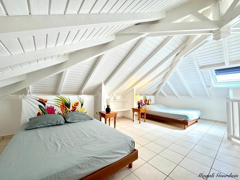 Propriété - 210 m² - 10 pièces