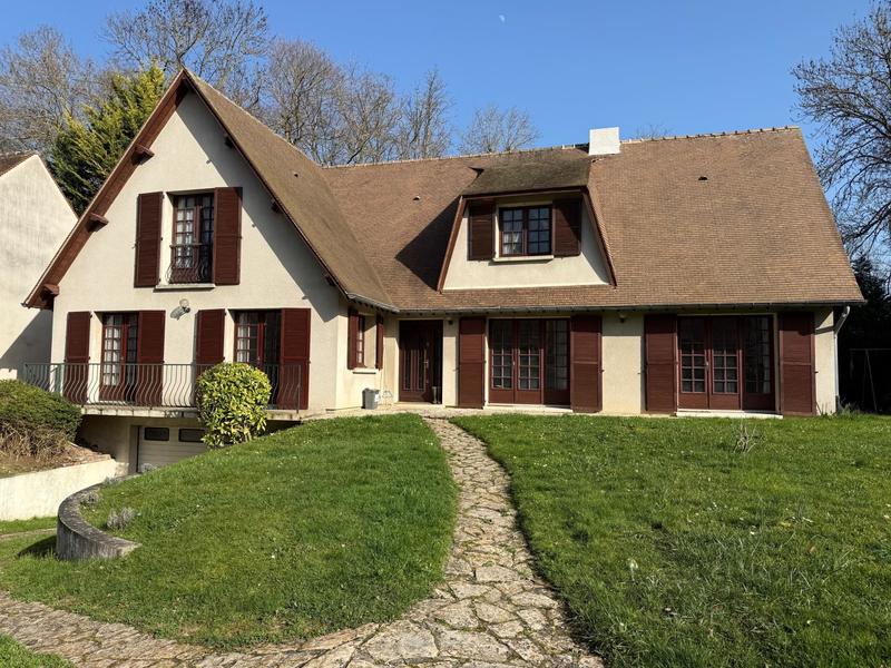 Maison - 222 m² - 7 pièces