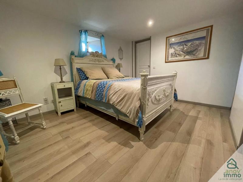 Propriété - 593 m² - 14 pièces