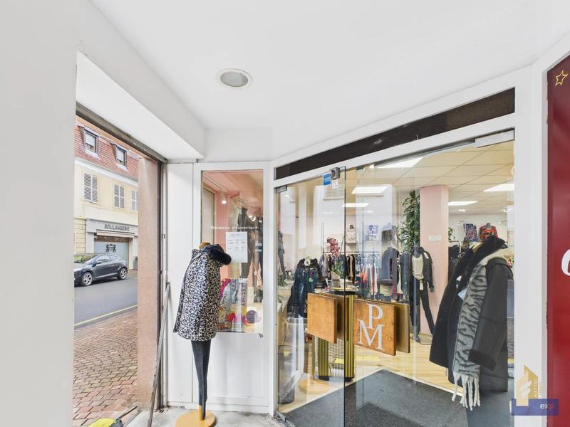 Fonds de commerce - Magasins - 132 m²