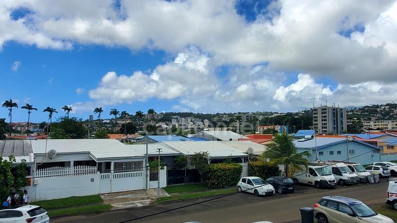 Local commercial - 130 m² - 1 pièce