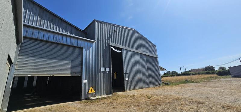 Entrepôt - 2 160 m²