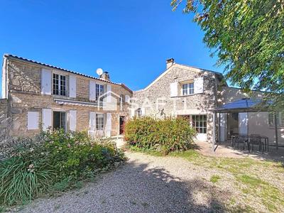 Maison - 208 m² - 8 pièces