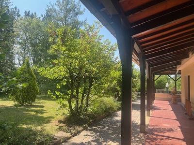 Maison - 267 m² - 7 pièces