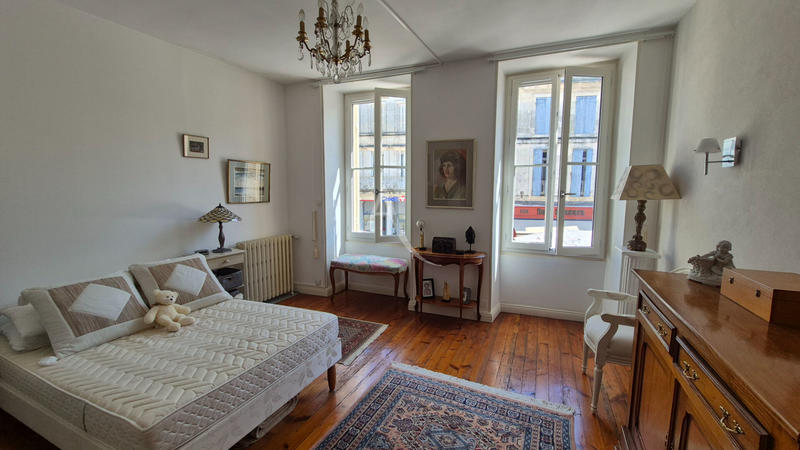 Maison - 177 m² - 8 pièces