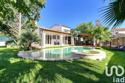 Maison - 240 m² - 5 pièces