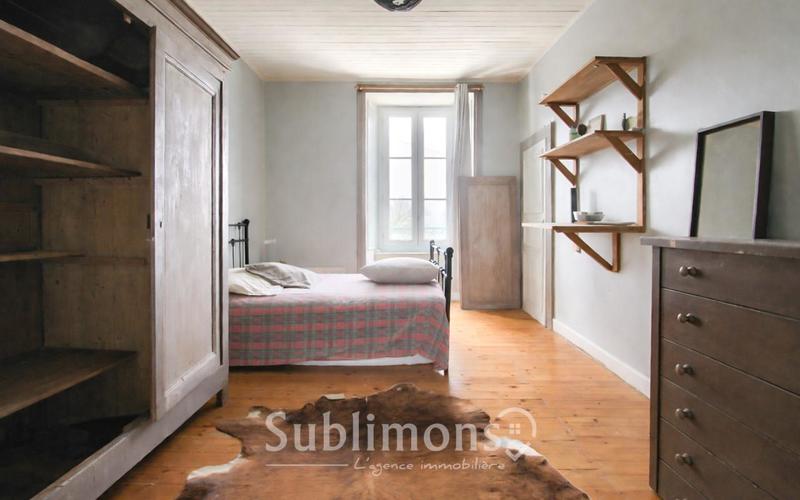 Maison ancienne - 215 m² - 6 pièces