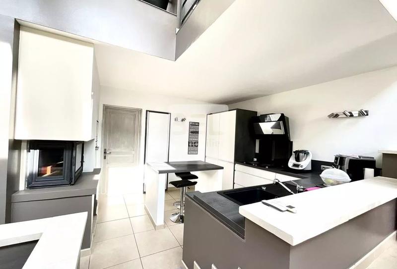 Maison - 105 m² - 4 pièces