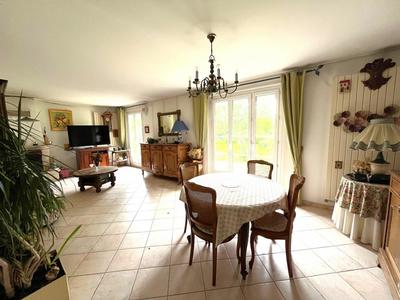 Maison - 137 m² - 6 pièces