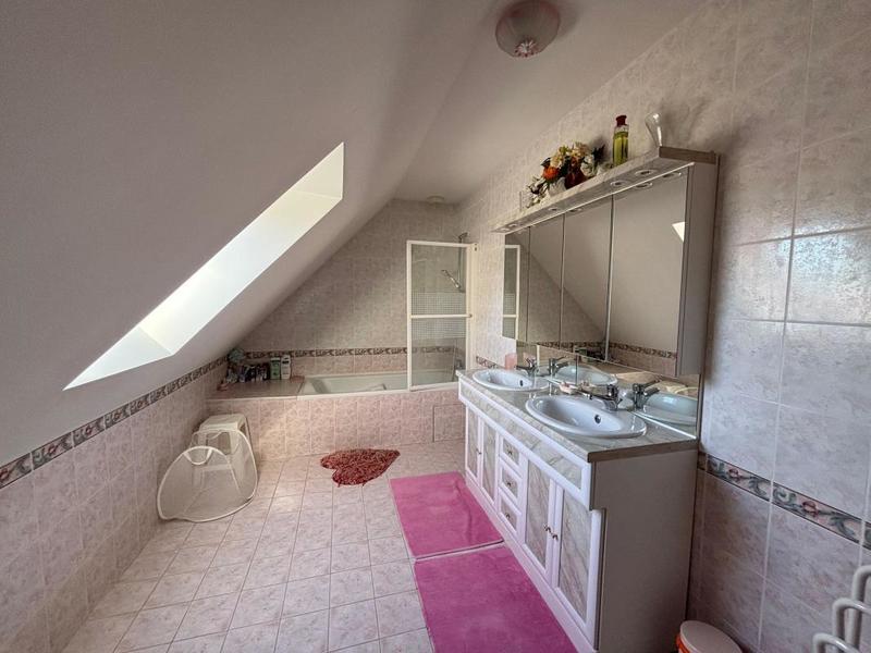 Maison - 192 m² - 5 pièces