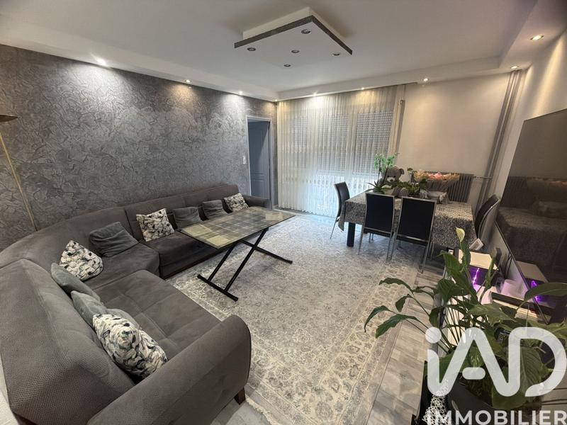 Appartement - 99 m² - 5 pièces