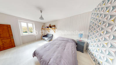 Maison - 215 m² - 10 pièces