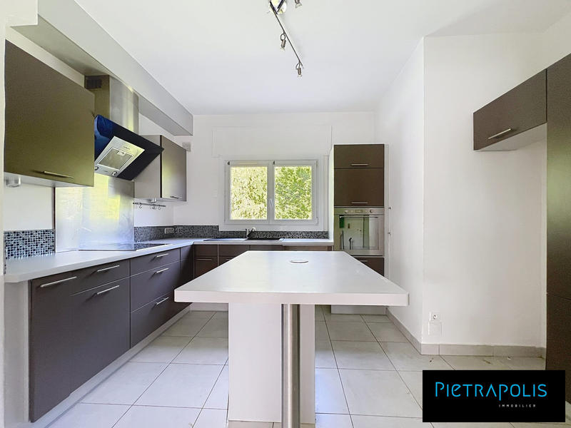 Maison - 292 m² - 7 pièces