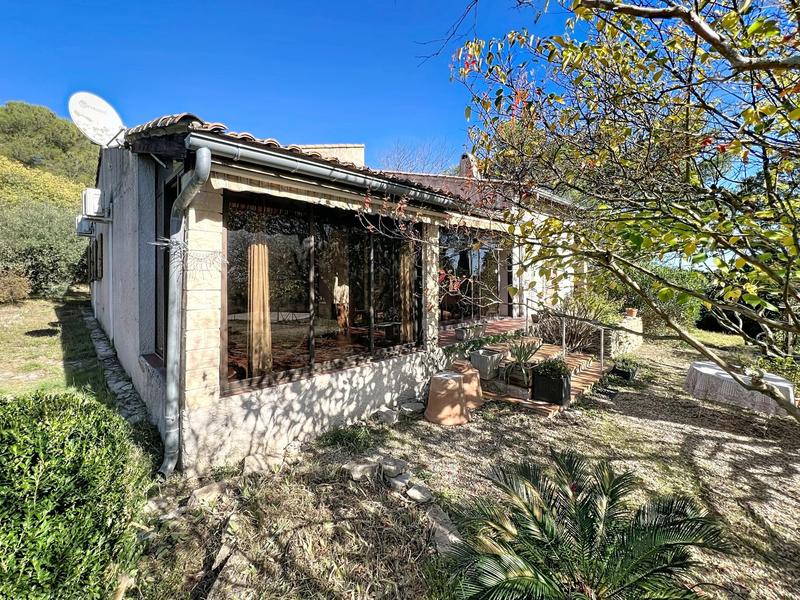 Propriété - 192 m² - 8 pièces