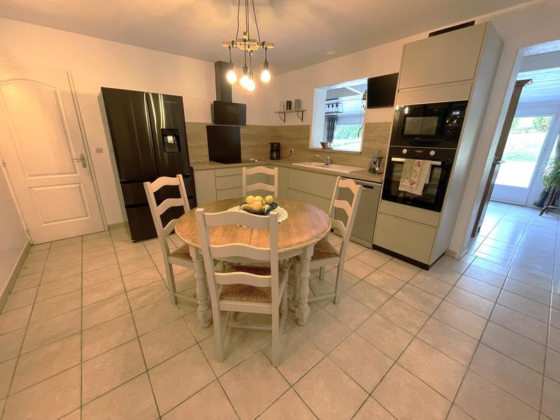 Maison - 188 m² - 8 pièces