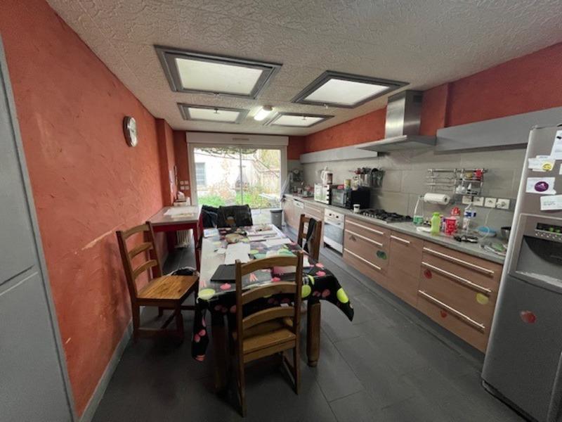 Maison - 250 m² - 9 pièces